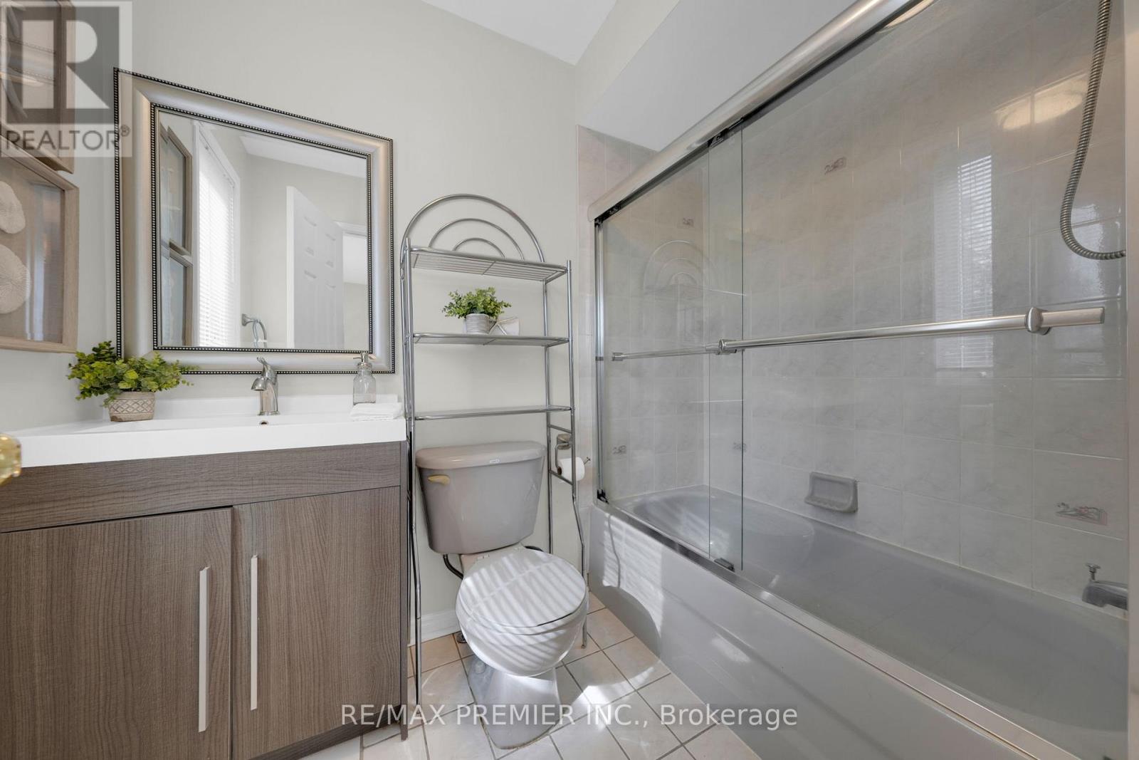 12 Yellowood Circle, Vaughan, Ontario  L4J 8L9 - Photo 25 - N12920830