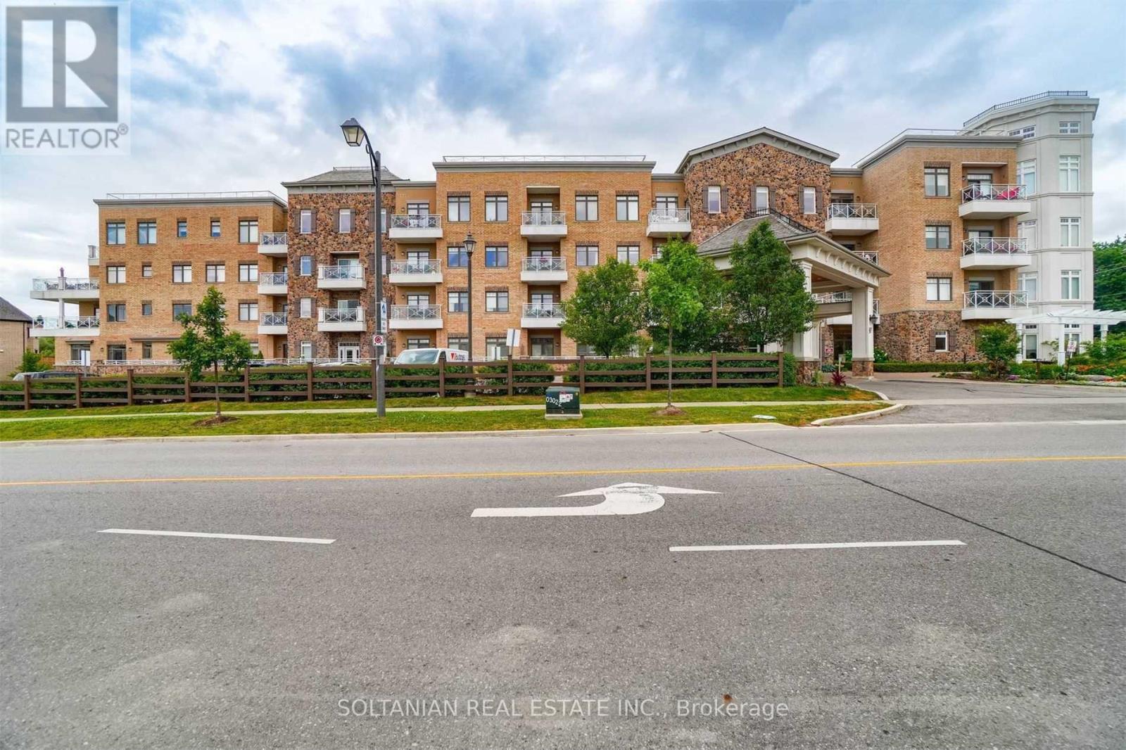 425 - 80 BURNS BOULEVARD, King, Ontario