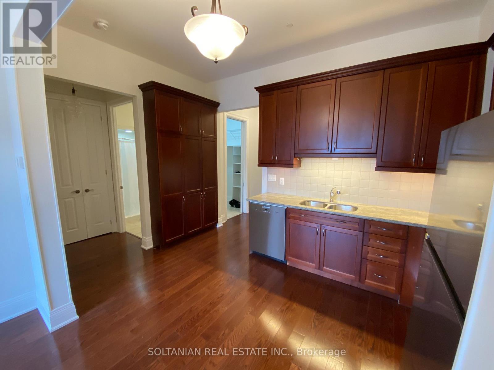 425 - 80 Burns Boulevard, King, Ontario  L7B 0B3 - Photo 19 - N12920836