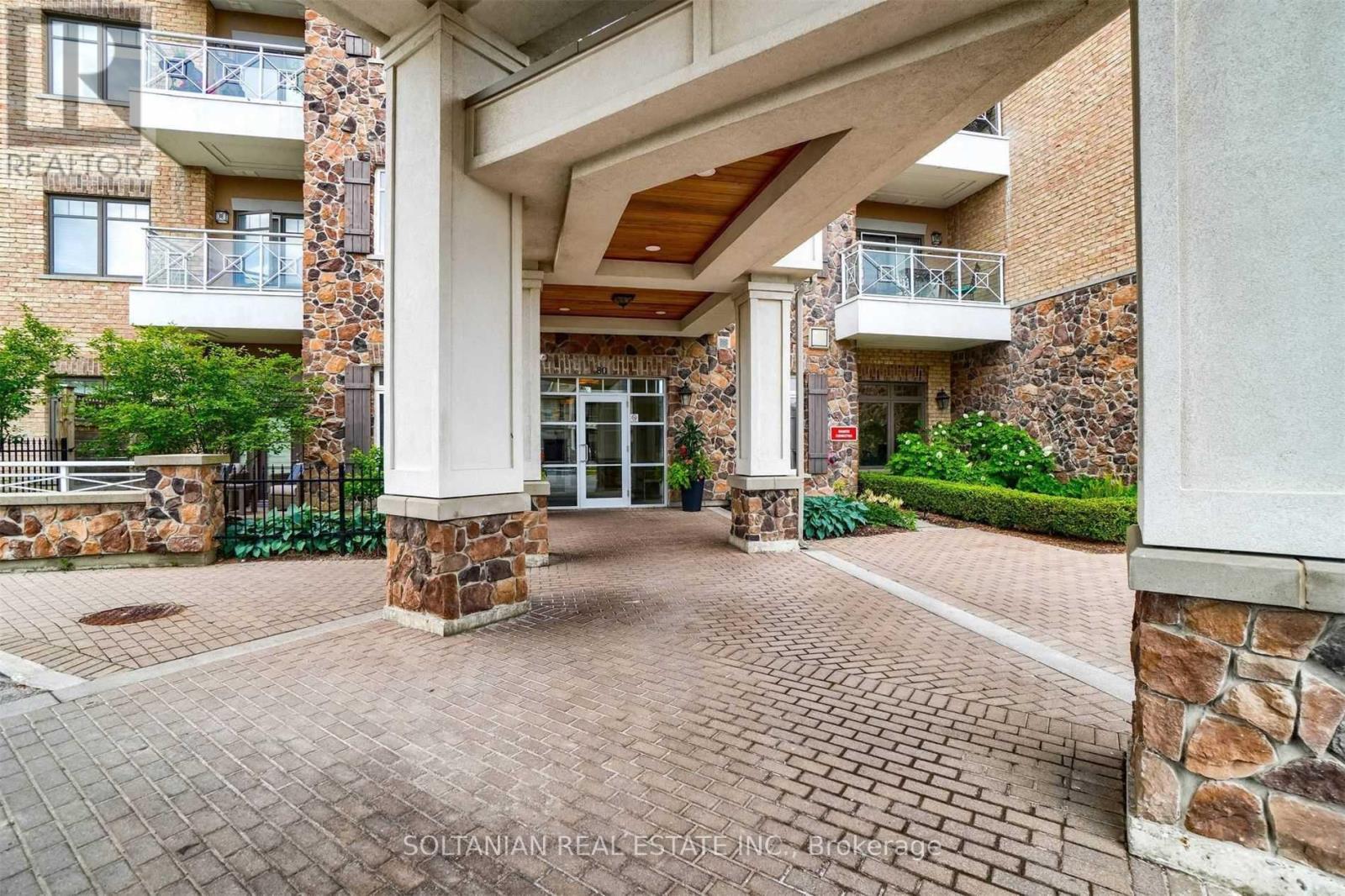 425 - 80 Burns Boulevard, King, Ontario  L7B 0B3 - Photo 3 - N12920836