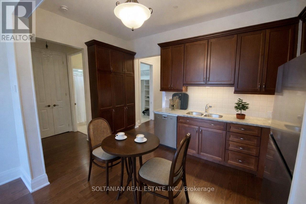 425 - 80 Burns Boulevard, King, Ontario  L7B 0B3 - Photo 6 - N12920836