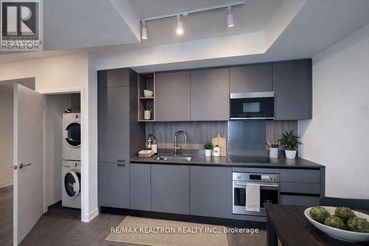 2506 - 39 Mary Street, Barrie, Ontario  L4N 1S9 - Photo 1 - S12920878