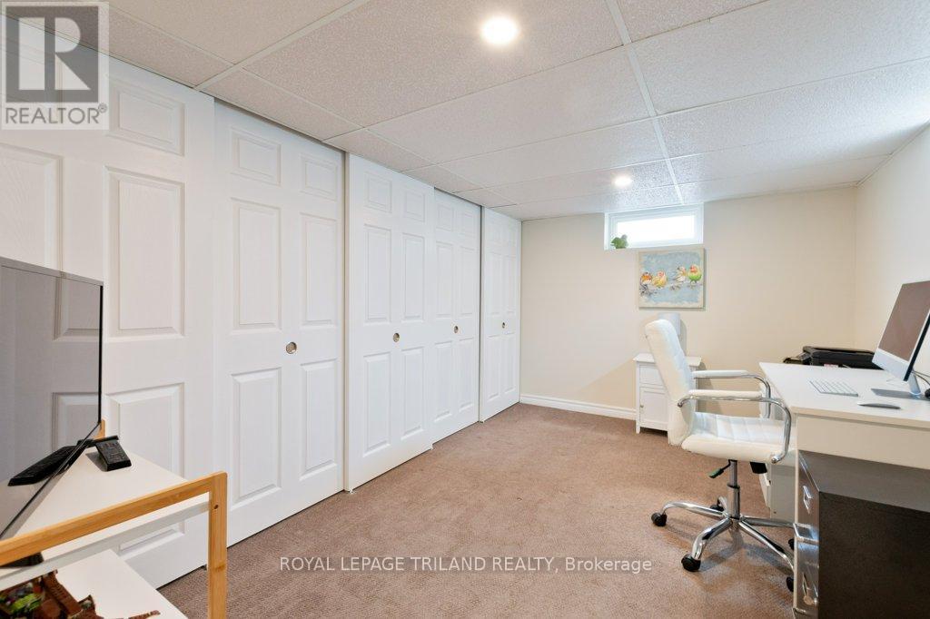 Photo 23 of 34 for 454 Jellicoe Crescent