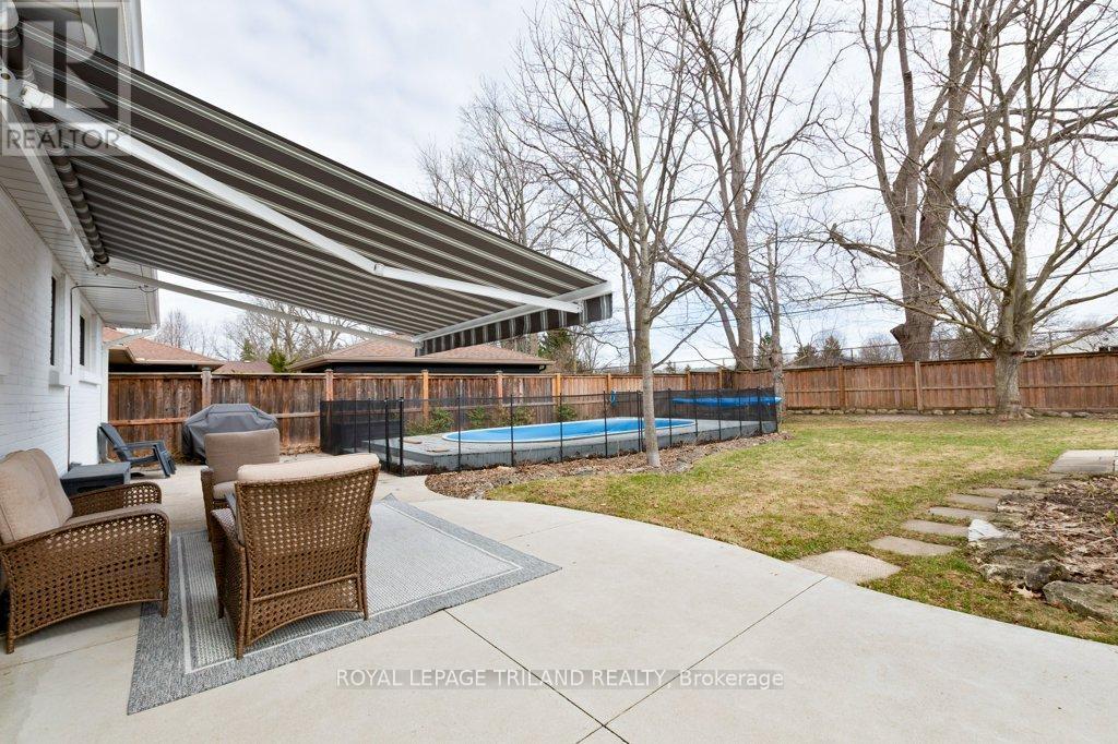 Photo 27 of 34 for 454 Jellicoe Crescent