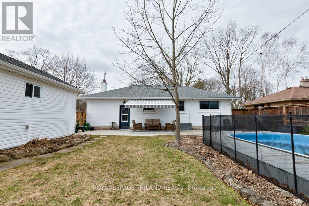 Photo 31 of 34 for 454 Jellicoe Crescent