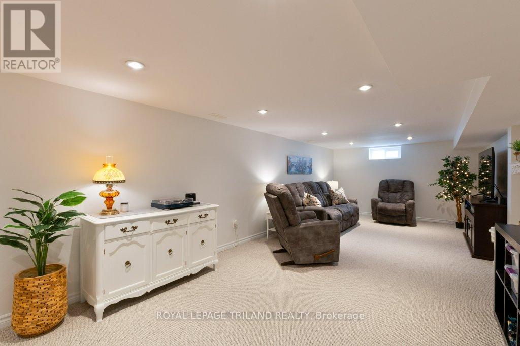 454 Jellicoe Crescent, London South, Ontario  N6K 2M5 - Photo 19 - X12920866