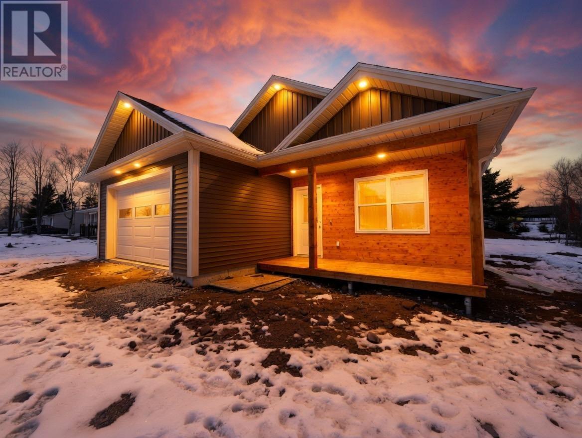 15 Norman Drive, East Royalty, Prince Edward Island  C1C 1E9 - Photo 2 - 202605467