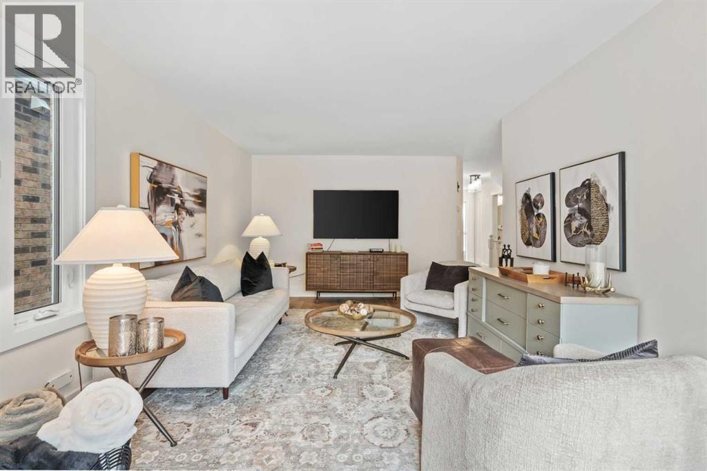 212 Coachway Lane Sw, Calgary, Alberta  T3H 2V9 - Photo 12 - A2293656