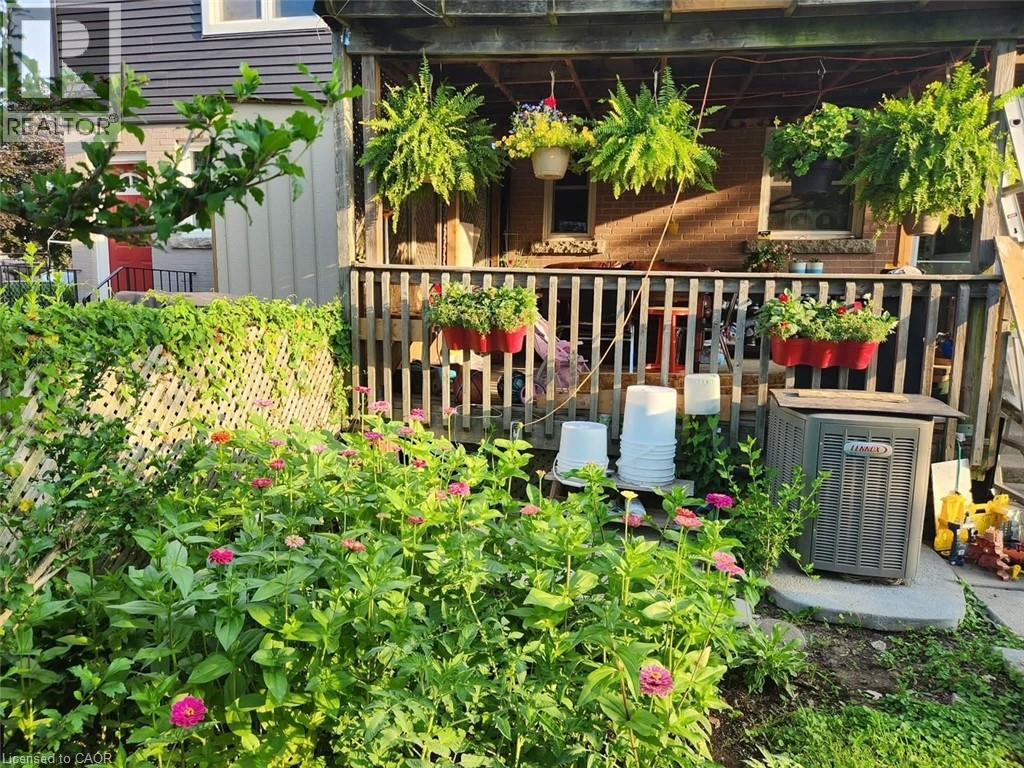 10 Armstrong Avenue, Hamilton, Ontario  L8H 1M5 - Photo 3 - 40814926