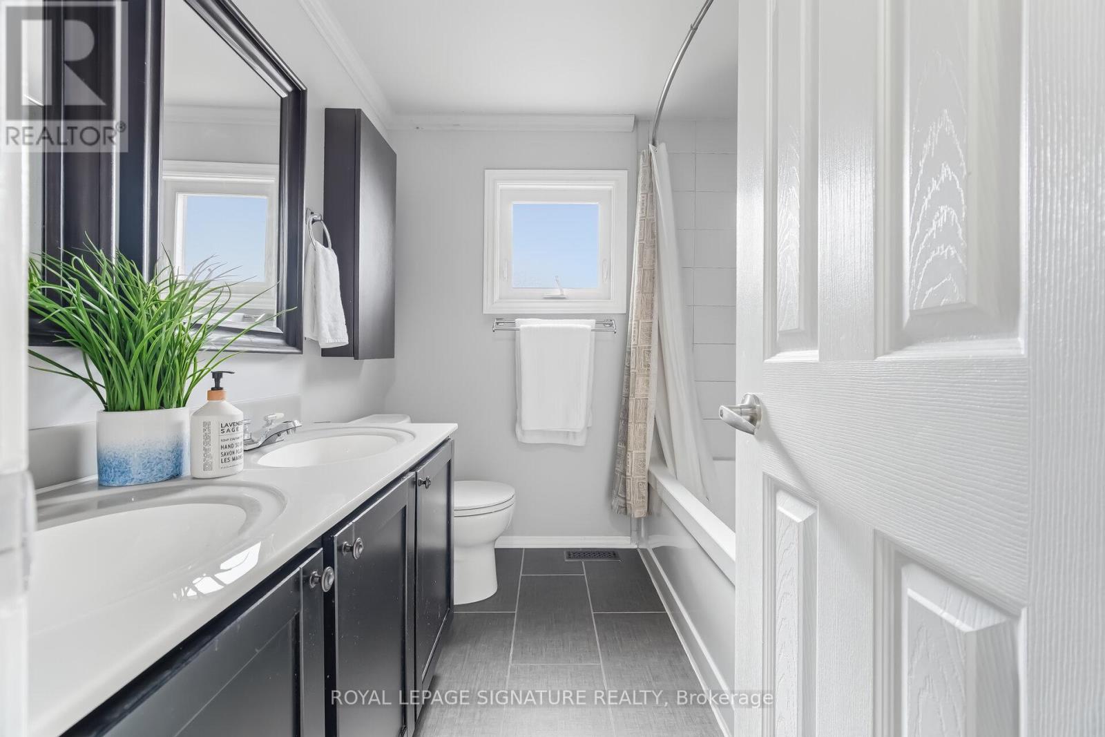 48 Evalene Court, Brampton, Ontario  L6Z 3A5 - Photo 39 - W12920784