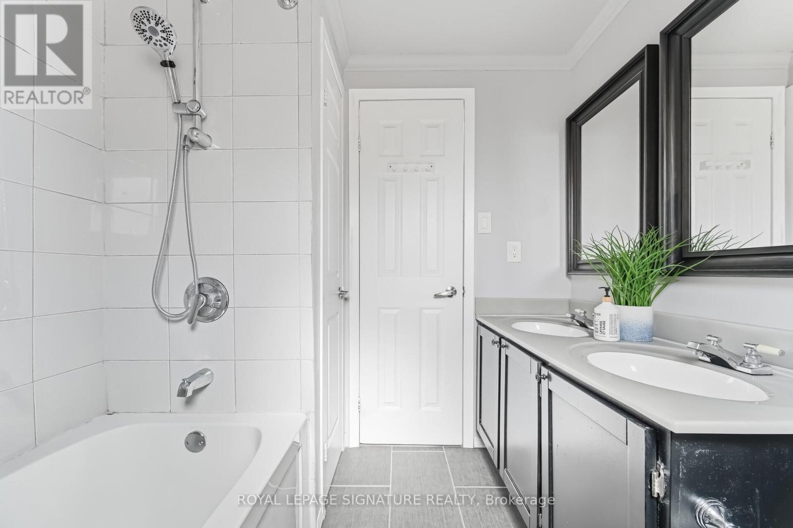 48 Evalene Court, Brampton, Ontario  L6Z 3A5 - Photo 40 - W12920784