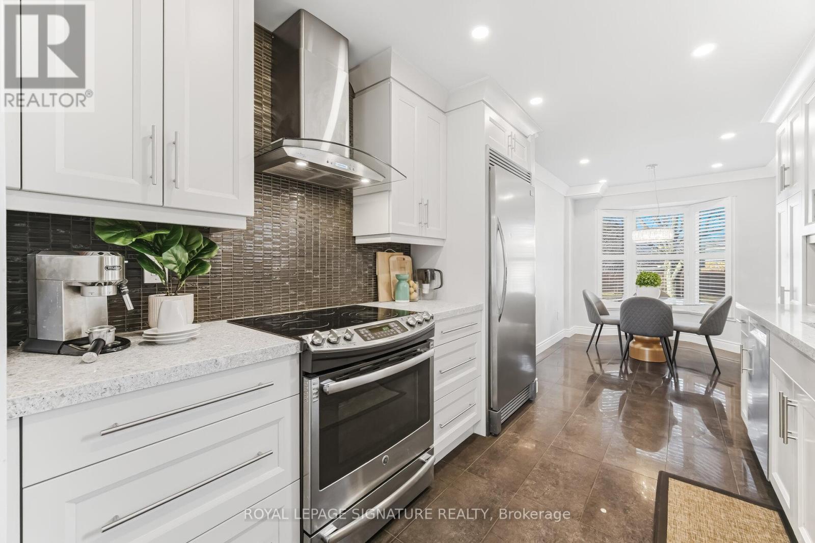 48 Evalene Court, Brampton, Ontario  L6Z 3A5 - Photo 9 - W12920784