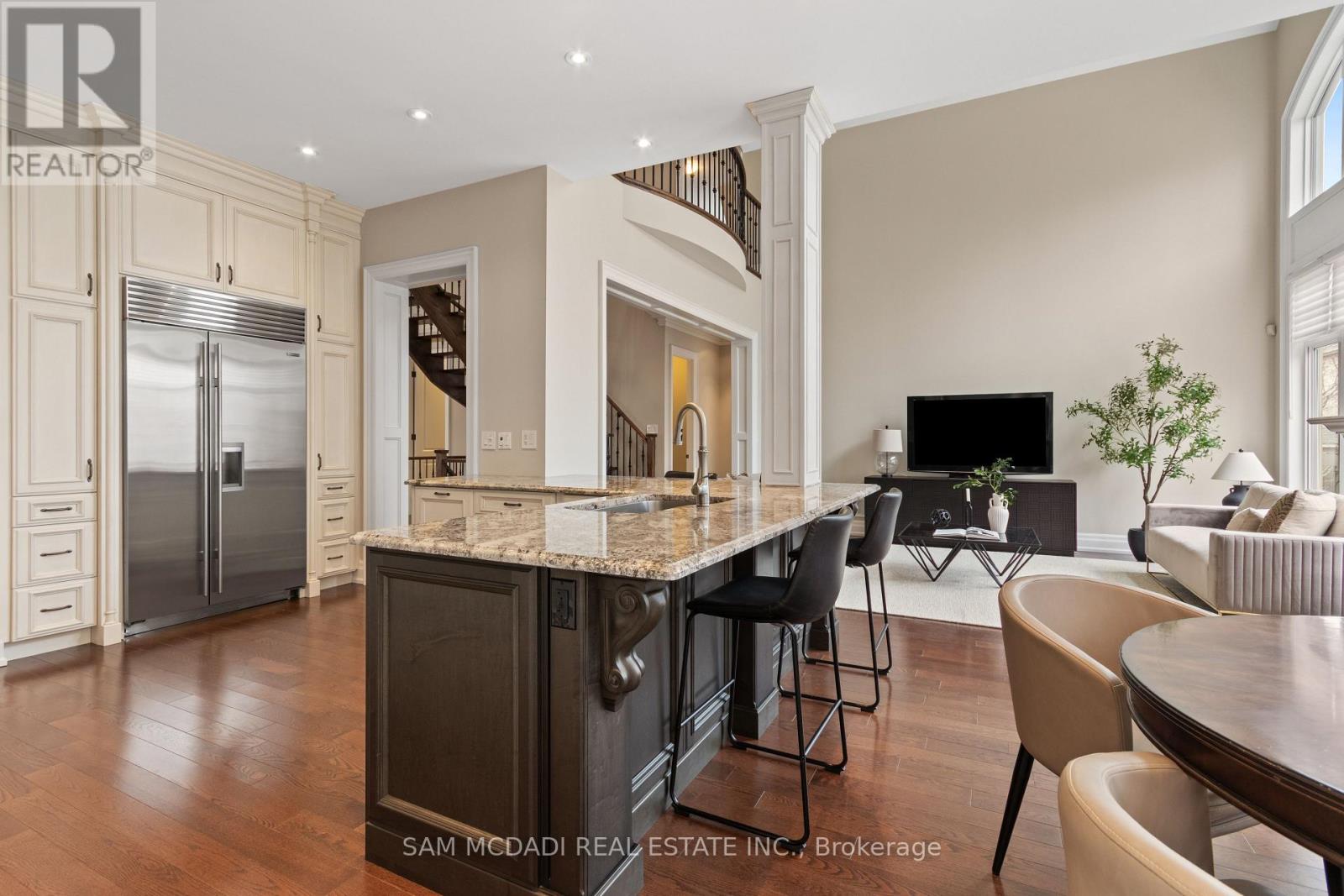 1857 Ivygate Court, Mississauga, Ontario  L5L 0A8 - Photo 13 - W12920792