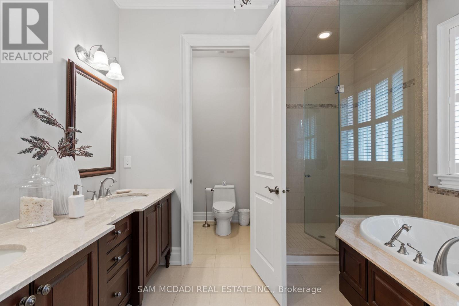 1857 Ivygate Court, Mississauga, Ontario  L5L 0A8 - Photo 23 - W12920792