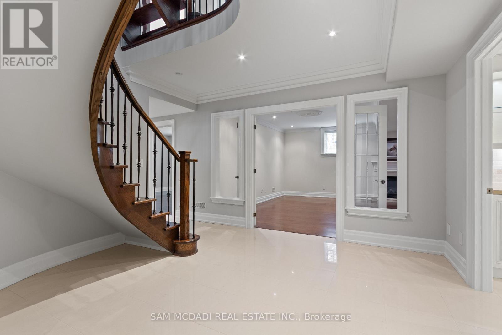 1857 Ivygate Court, Mississauga, Ontario  L5L 0A8 - Photo 39 - W12920792