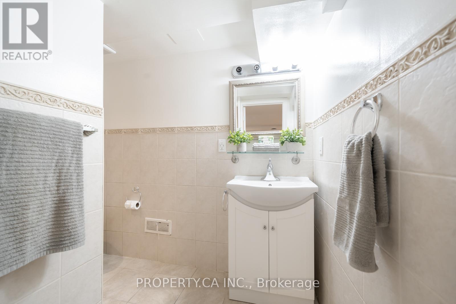 135 Sellers Avenue, Toronto, Ontario  M6E 3V1 - Photo 26 - W12920838