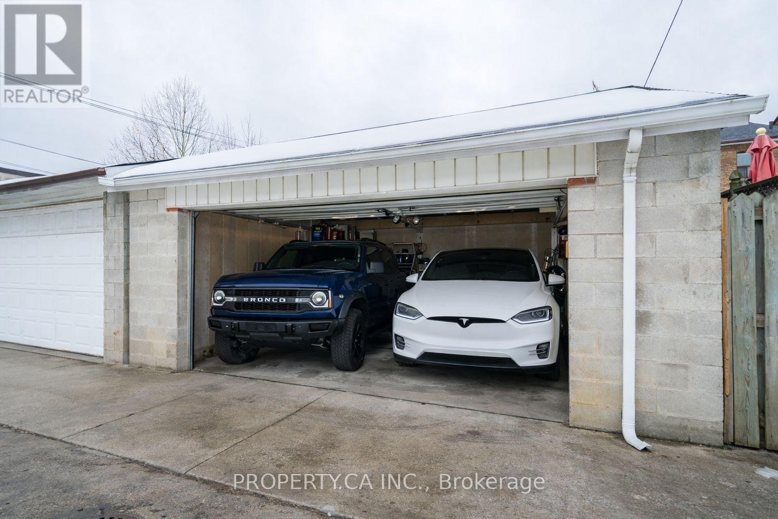 135 Sellers Avenue, Toronto, Ontario  M6E 3V1 - Photo 34 - W12920838