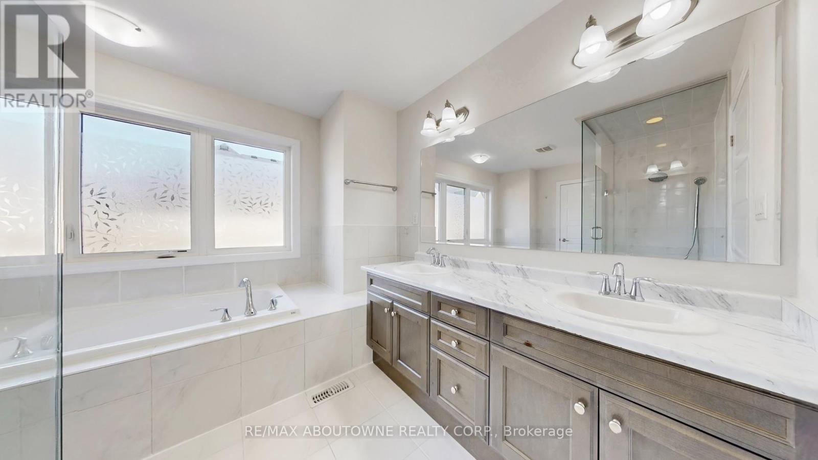 273 Sixteen Mile Drive, Oakville, Ontario  L6M 0V8 - Photo 26 - W12920840