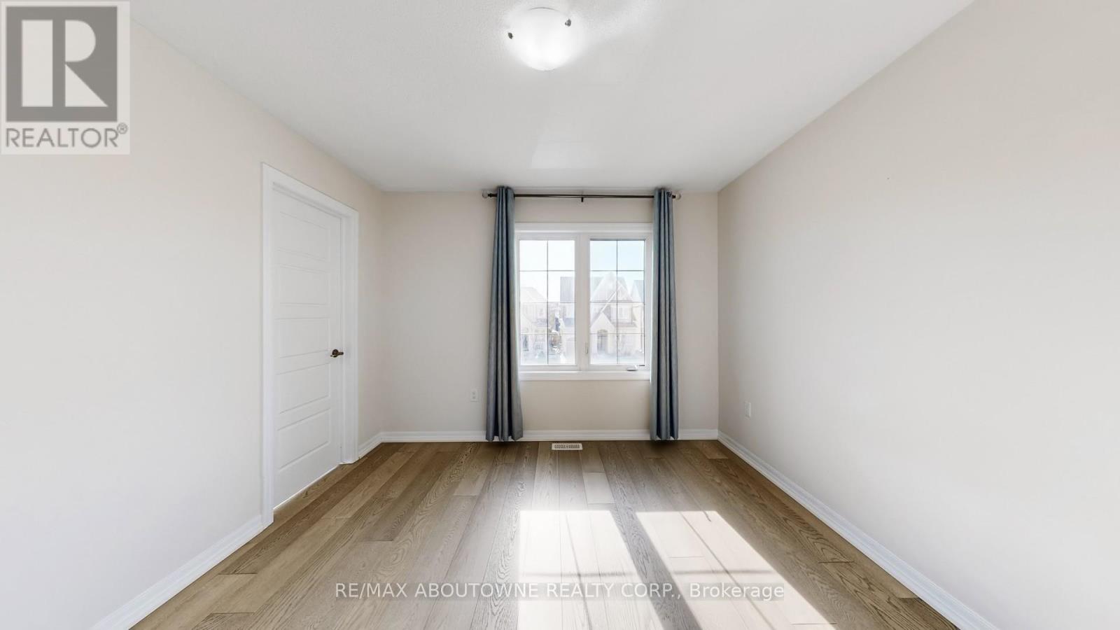 273 Sixteen Mile Drive, Oakville, Ontario  L6M 0V8 - Photo 31 - W12920840