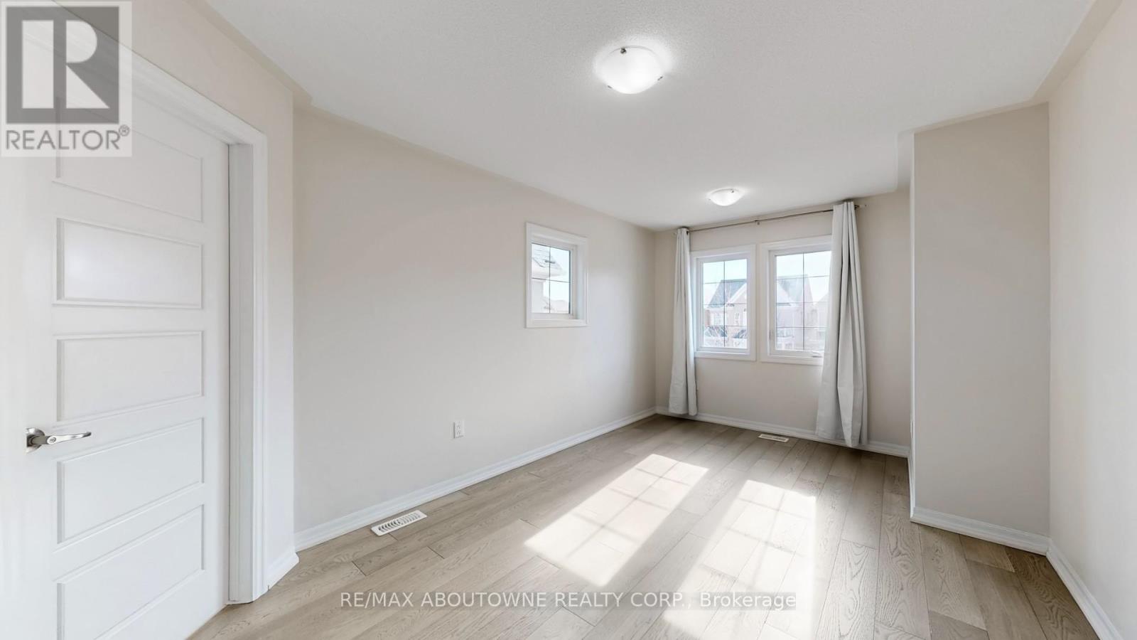 273 Sixteen Mile Drive, Oakville, Ontario  L6M 0V8 - Photo 36 - W12920840