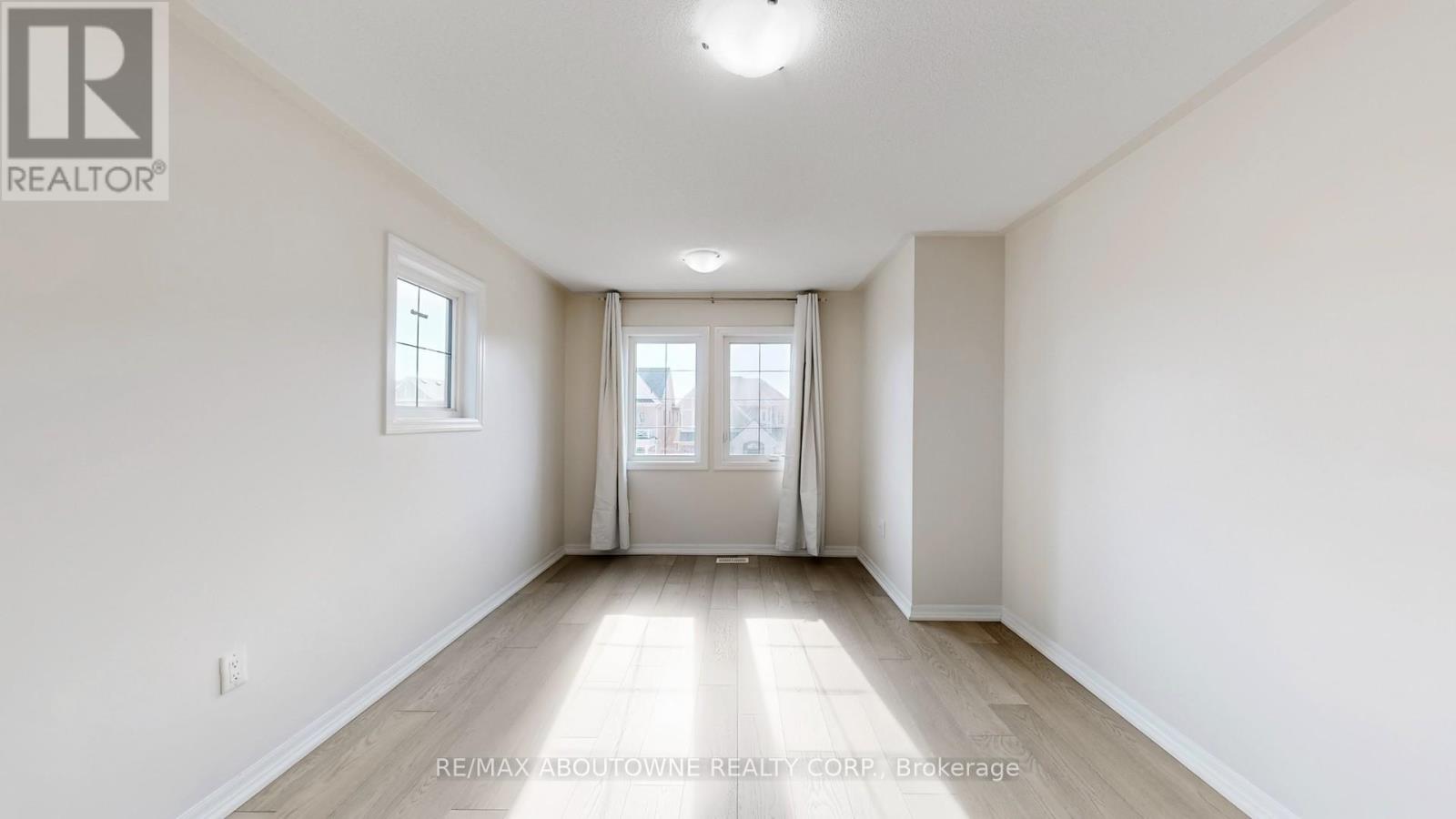 273 Sixteen Mile Drive, Oakville, Ontario  L6M 0V8 - Photo 37 - W12920840