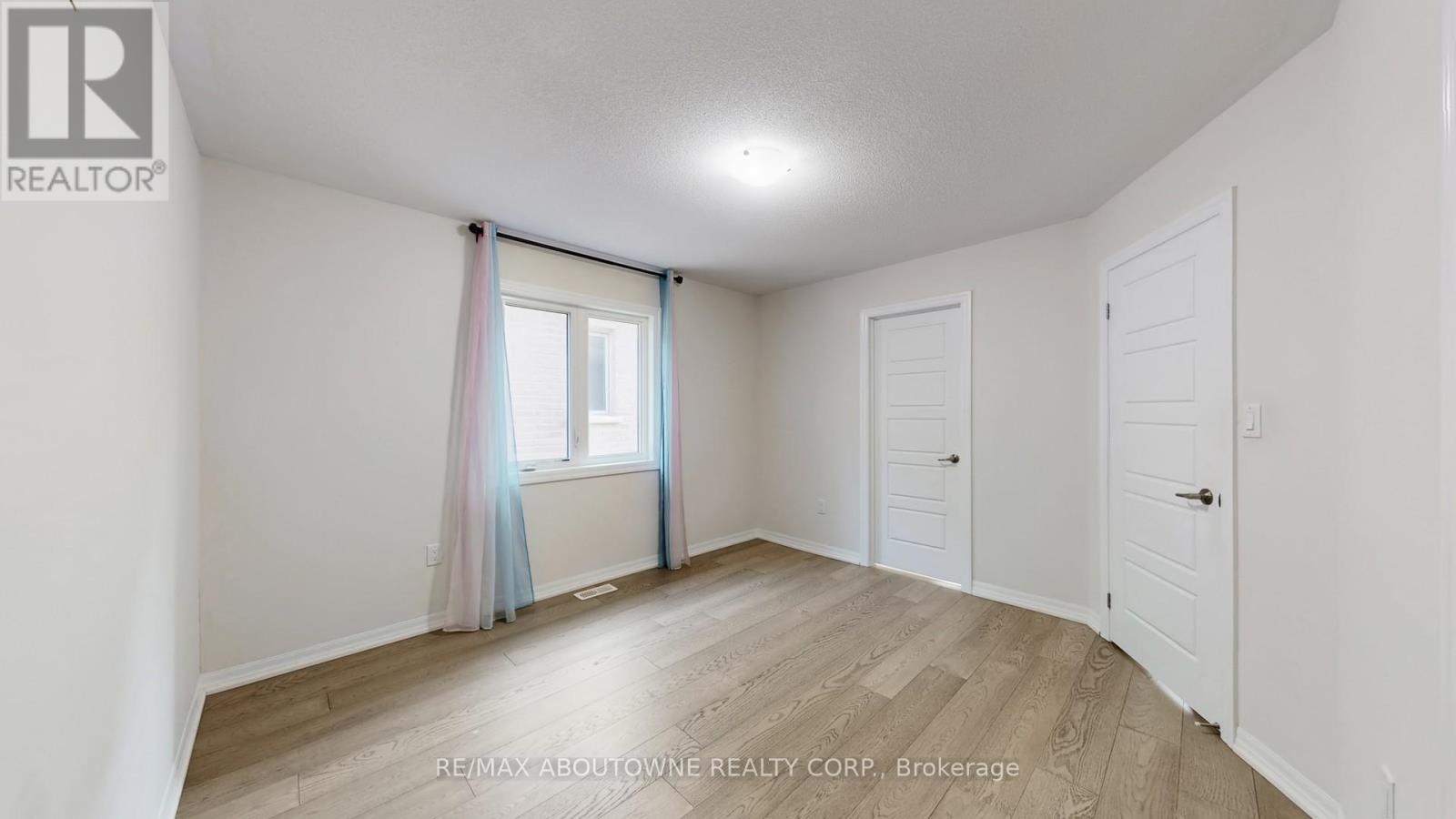 273 Sixteen Mile Drive, Oakville, Ontario  L6M 0V8 - Photo 43 - W12920840