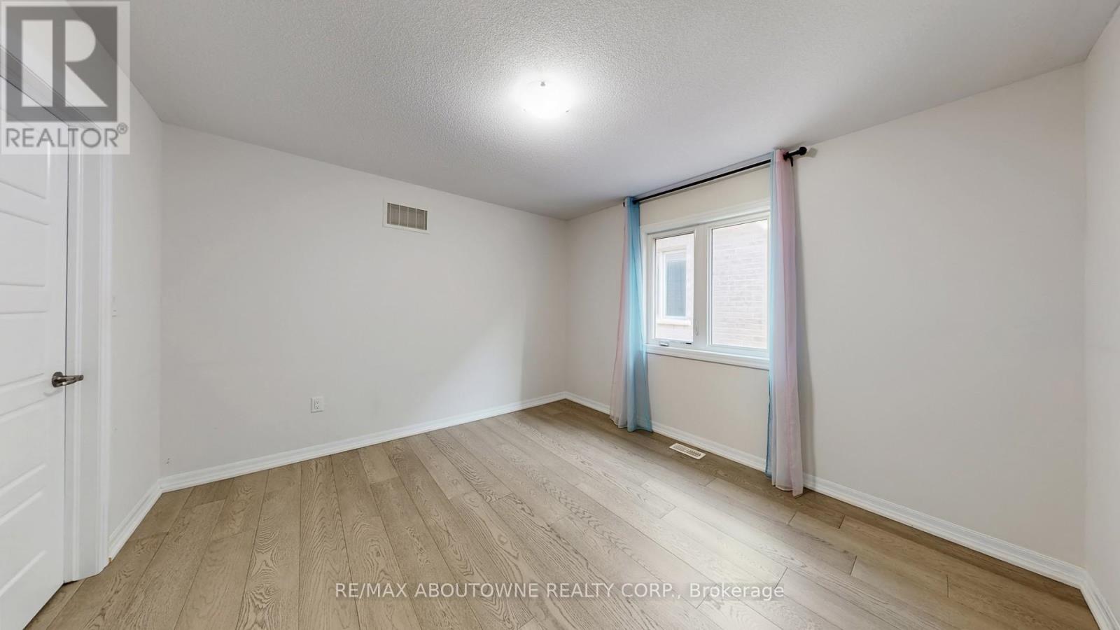 273 Sixteen Mile Drive, Oakville, Ontario  L6M 0V8 - Photo 44 - W12920840