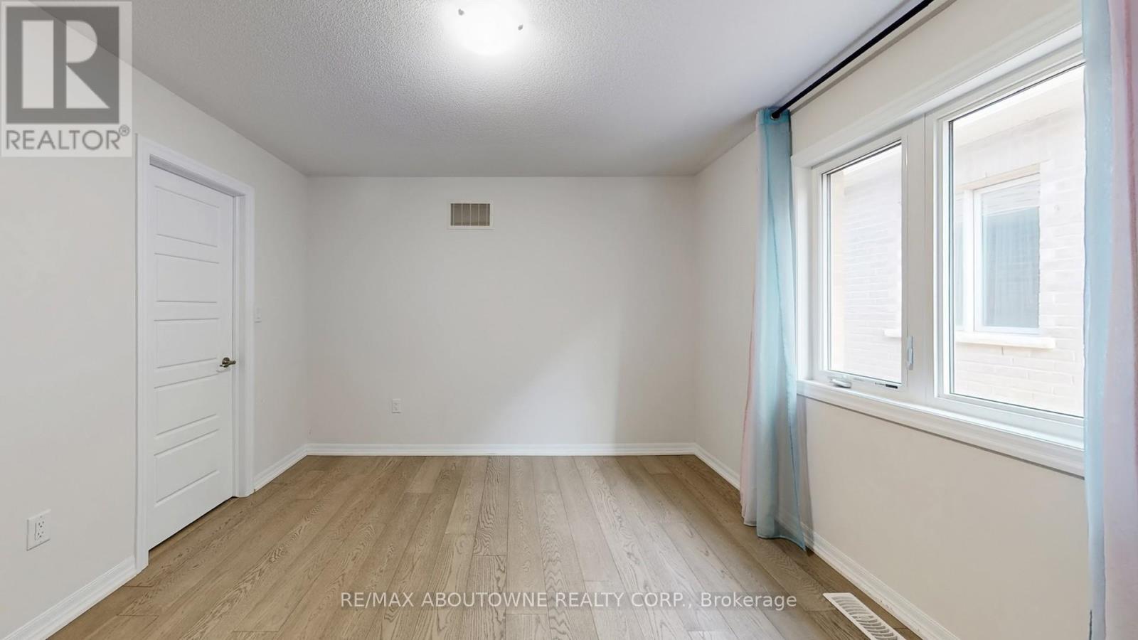 273 Sixteen Mile Drive, Oakville, Ontario  L6M 0V8 - Photo 45 - W12920840