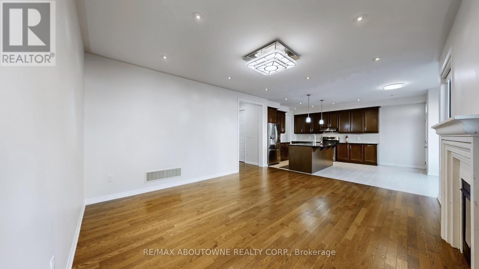 273 Sixteen Mile Drive, Oakville, Ontario  L6M 0V8 - Photo 7 - W12920840