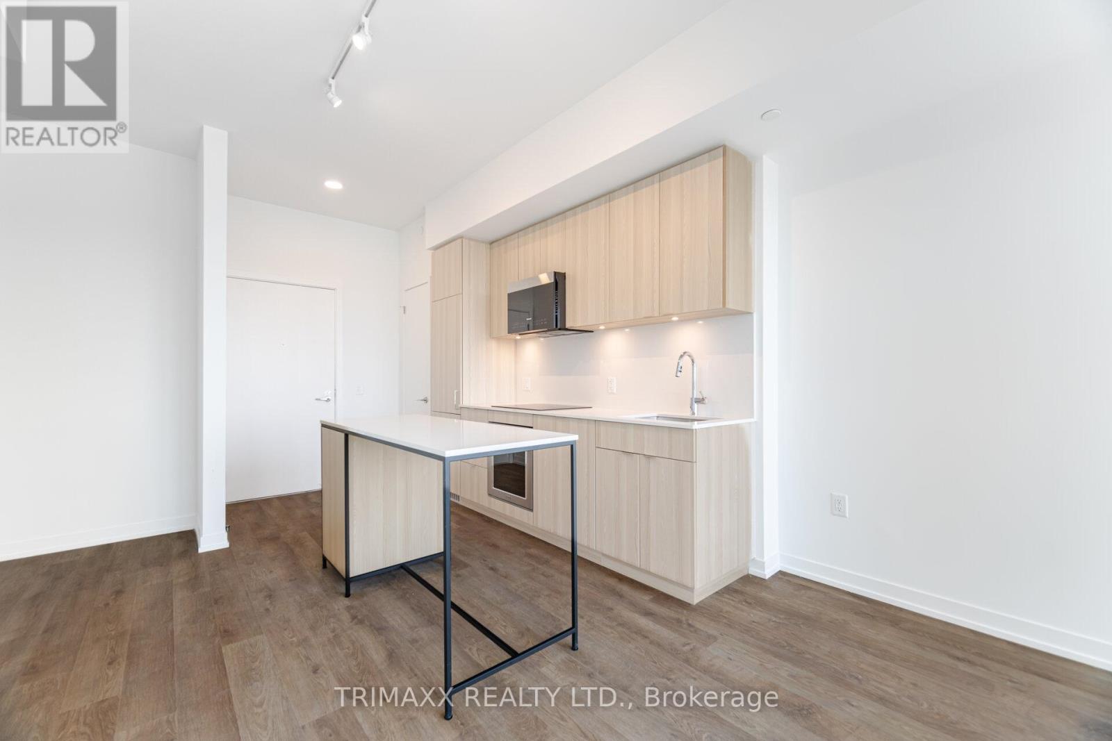 906 - 251 Masonry Way, Mississauga, Ontario  L5H 0B3 - Photo 10 - W12920846