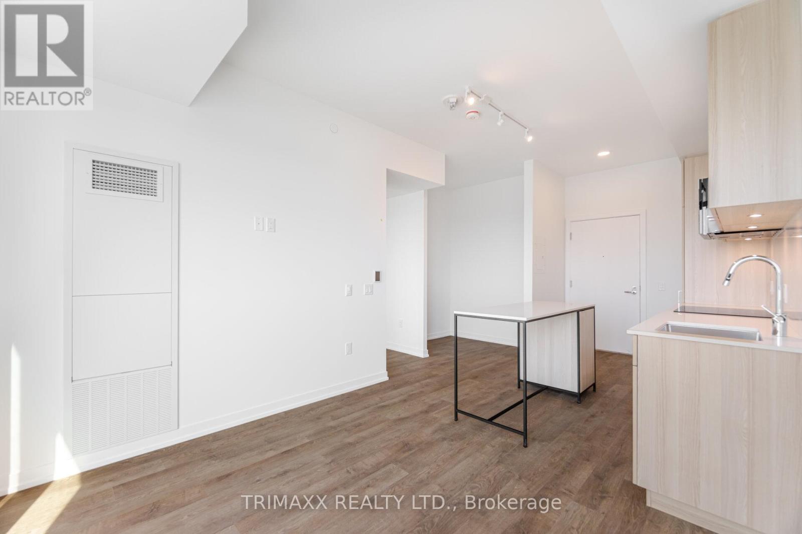 906 - 251 Masonry Way, Mississauga, Ontario  L5H 0B3 - Photo 15 - W12920846