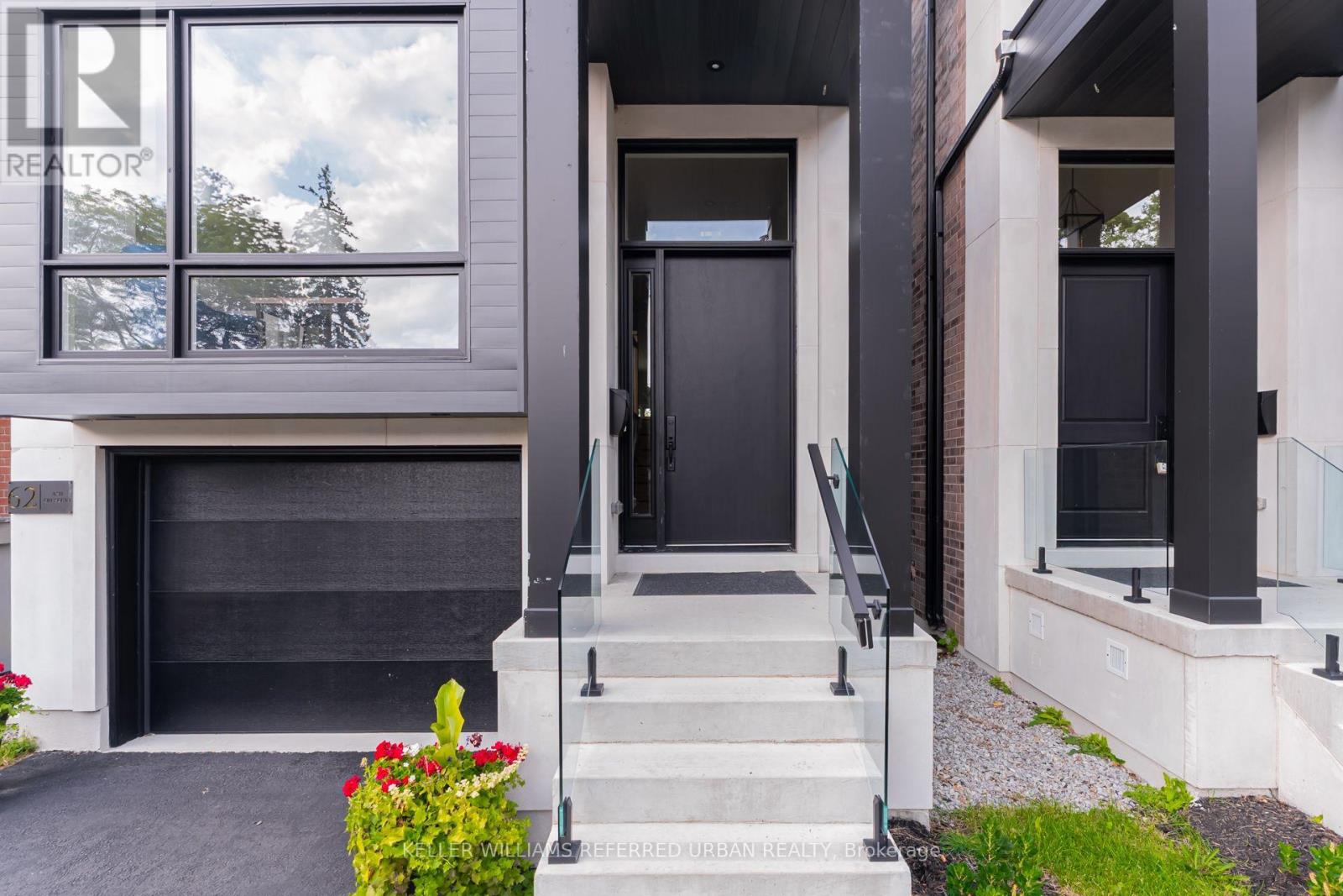 62 Ash Crescent, Toronto, Ontario  M8W 1E6 - Photo 2 - W12920890