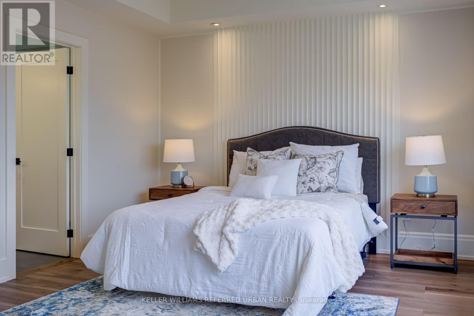 62 Ash Crescent, Toronto, Ontario  M8W 1E6 - Photo 22 - W12920890