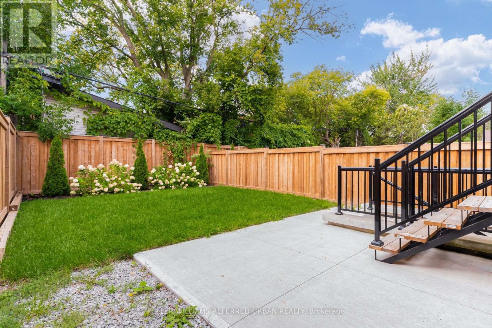 62 Ash Crescent, Toronto, Ontario  M8W 1E6 - Photo 43 - W12920890