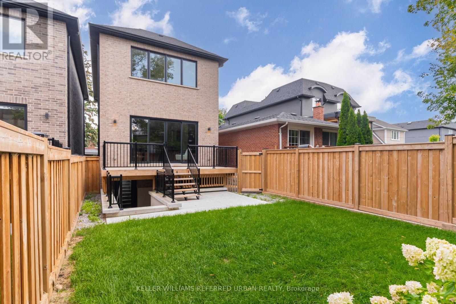 62 Ash Crescent, Toronto, Ontario  M8W 1E6 - Photo 49 - W12920890