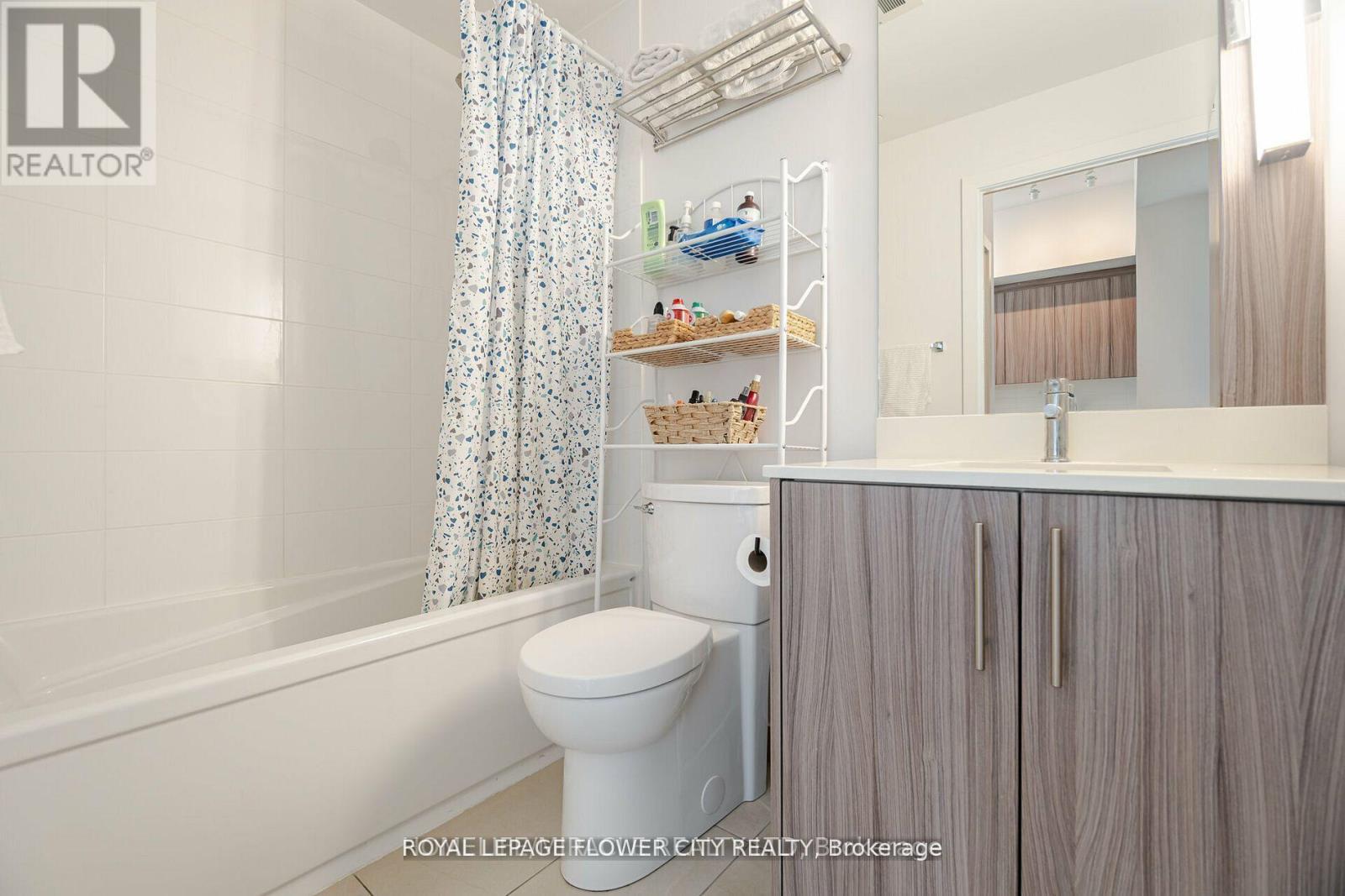 811 - 215 Veterans Drive, Brampton, Ontario  L7A 0B6 - Photo 7 - W12920906