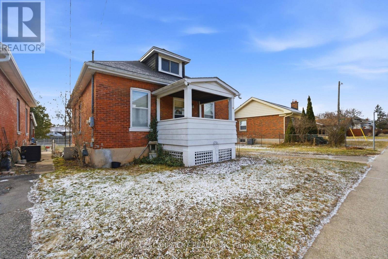 74 Brunswick Street, Brantford, Ontario  N3T 1G4 - Photo 3 - X12920848