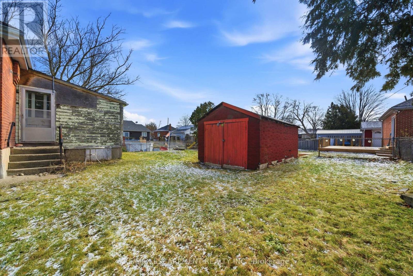 74 Brunswick Street, Brantford, Ontario  N3T 1G4 - Photo 5 - X12920848