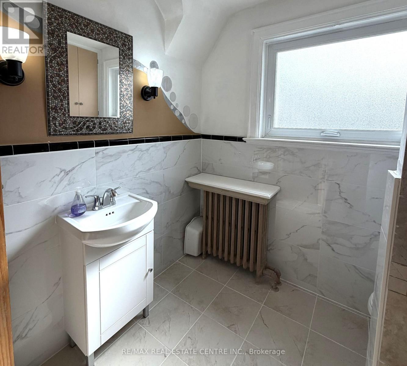 218 Weber Street E, Kitchener, Ontario  N2H 1E8 - Photo 11 - X12920870