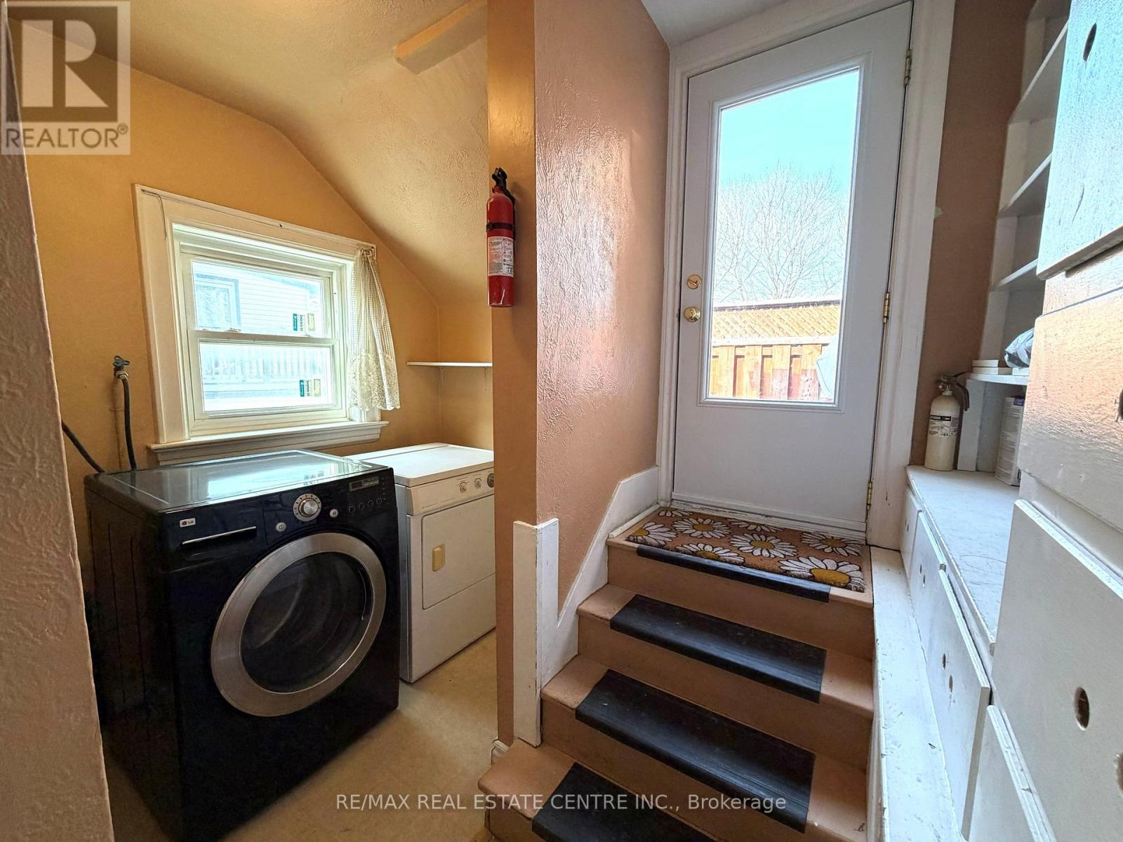 218 Weber Street E, Kitchener, Ontario  N2H 1E8 - Photo 15 - X12920870