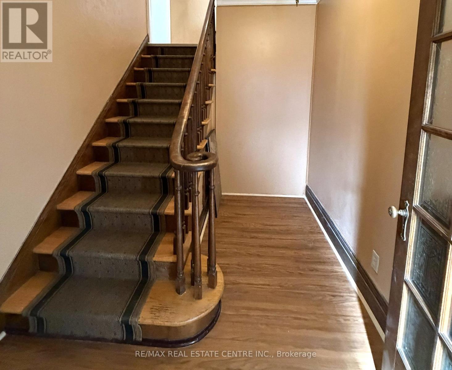 218 Weber Street E, Kitchener, Ontario  N2H 1E8 - Photo 3 - X12920870