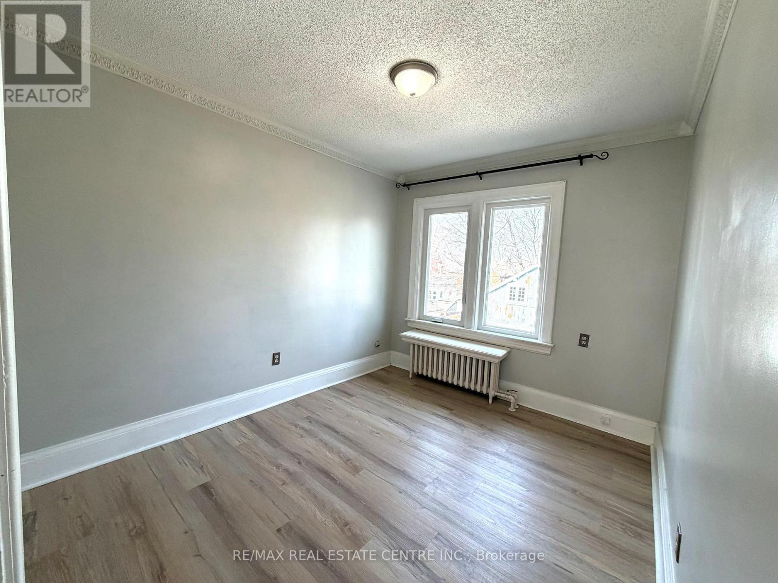 218 Weber Street E, Kitchener, Ontario  N2H 1E8 - Photo 9 - X12920870