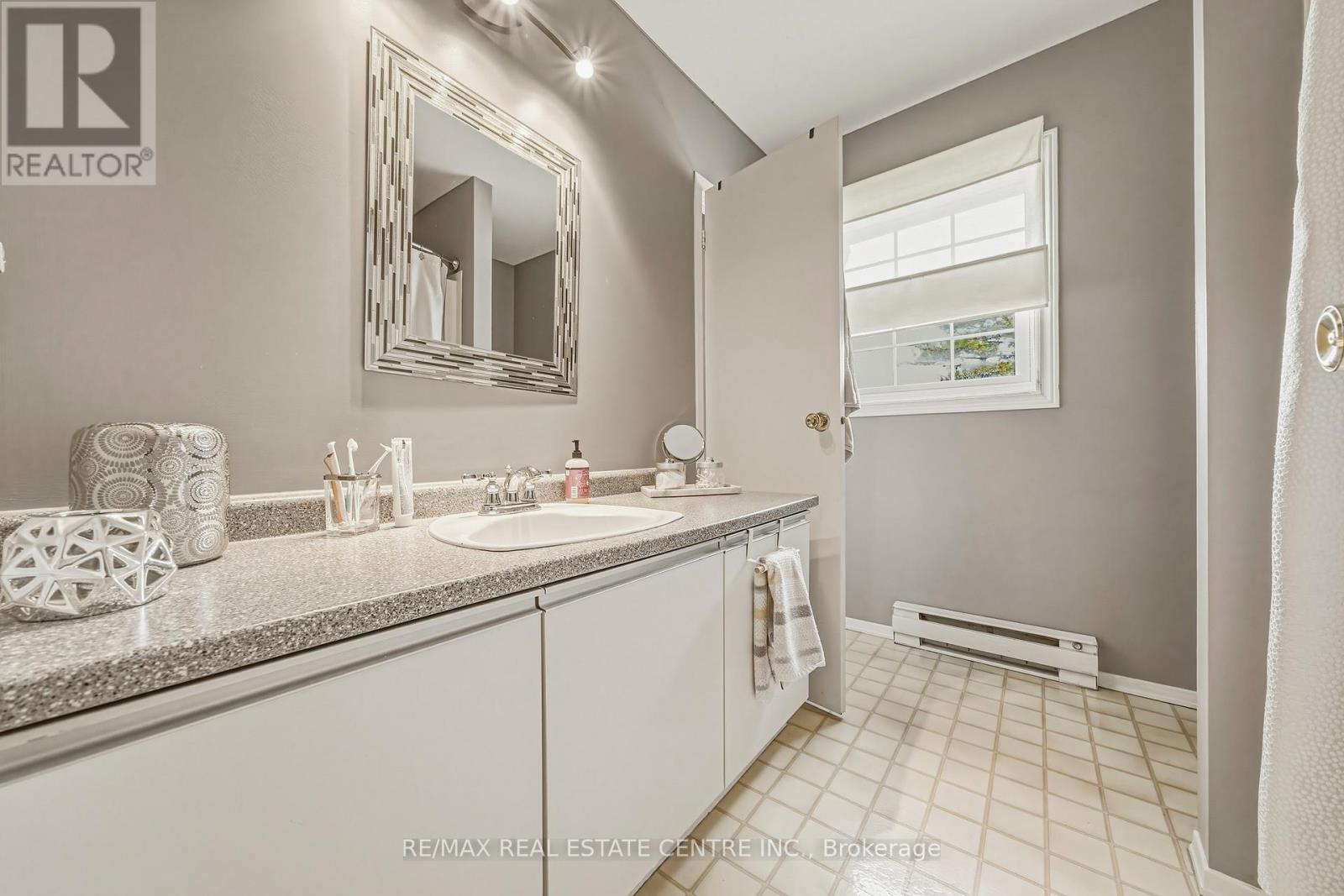 25 - 26 Poplar Drive, Cambridge, Ontario  N3C 4A3 - Photo 17 - X12920898