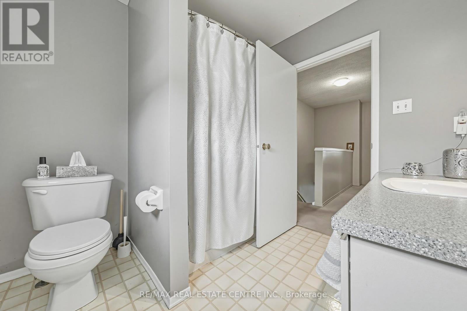 25 - 26 Poplar Drive, Cambridge, Ontario  N3C 4A3 - Photo 18 - X12920898