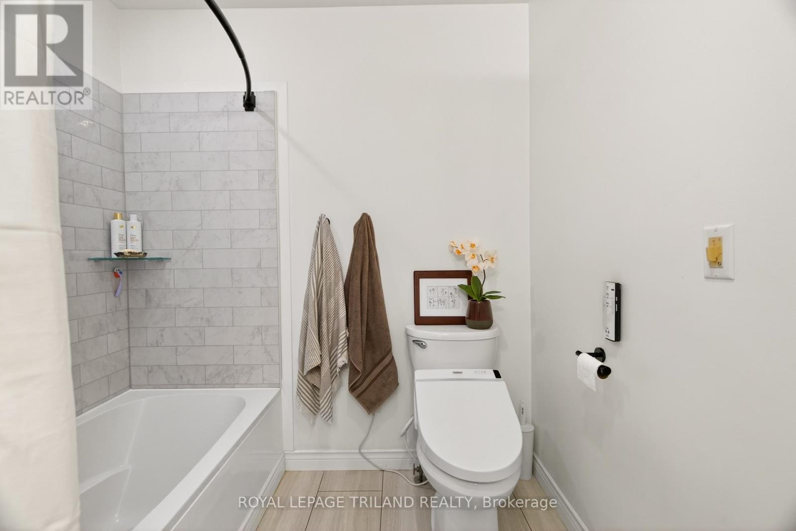 1 Dugald Street, Southwest Middlesex, Ontario  N0L 1A0 - Photo 19 - X12868704