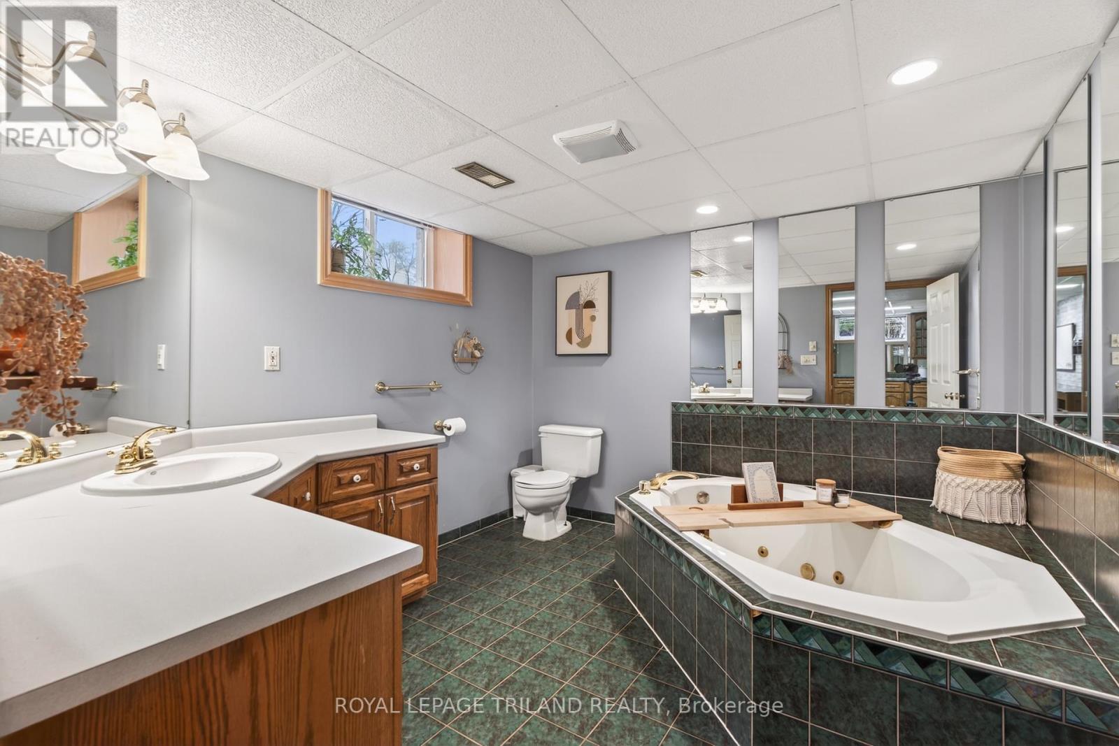 1 Dugald Street, Southwest Middlesex, Ontario  N0L 1A0 - Photo 25 - X12868704