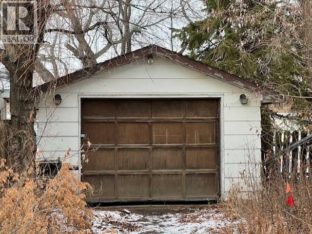 1510 15 Streetcrescent, Wainwright, Alberta  T9W 1K8 - Photo 2 - A2272461