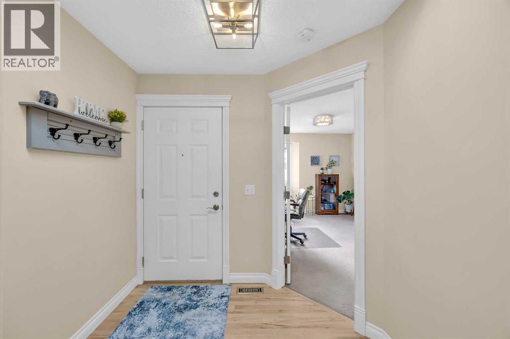 104 Mt Douglas Villas Se, Calgary, Alberta  T2Z 3R5 - Photo 5 - A2293169