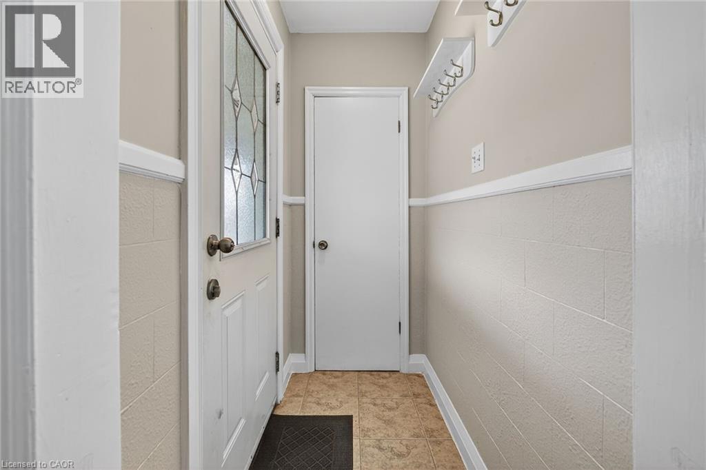 219 East 21st Street, Hamilton, Ontario  L8V 2T6 - Photo 9 - 40815041