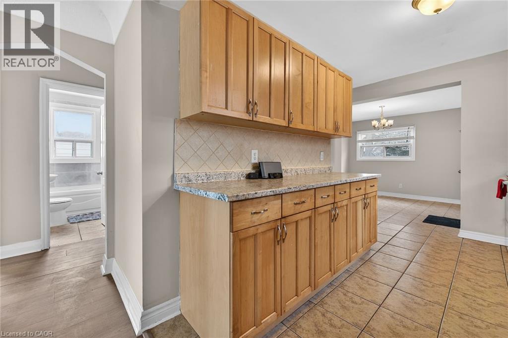 219 East 21st Street, Hamilton, Ontario  L8V 2T6 - Photo 11 - 40815041